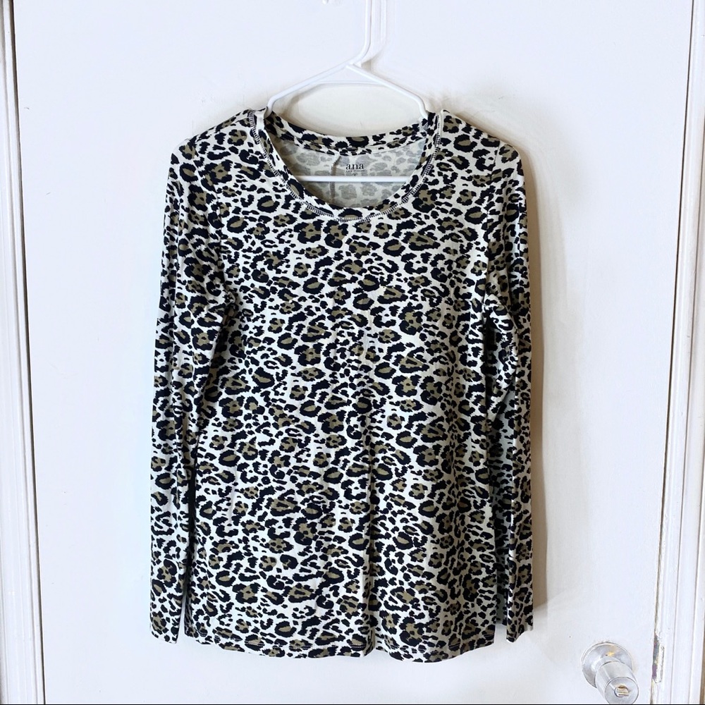 A.N.A. - Women’s long sleeve leopard print top